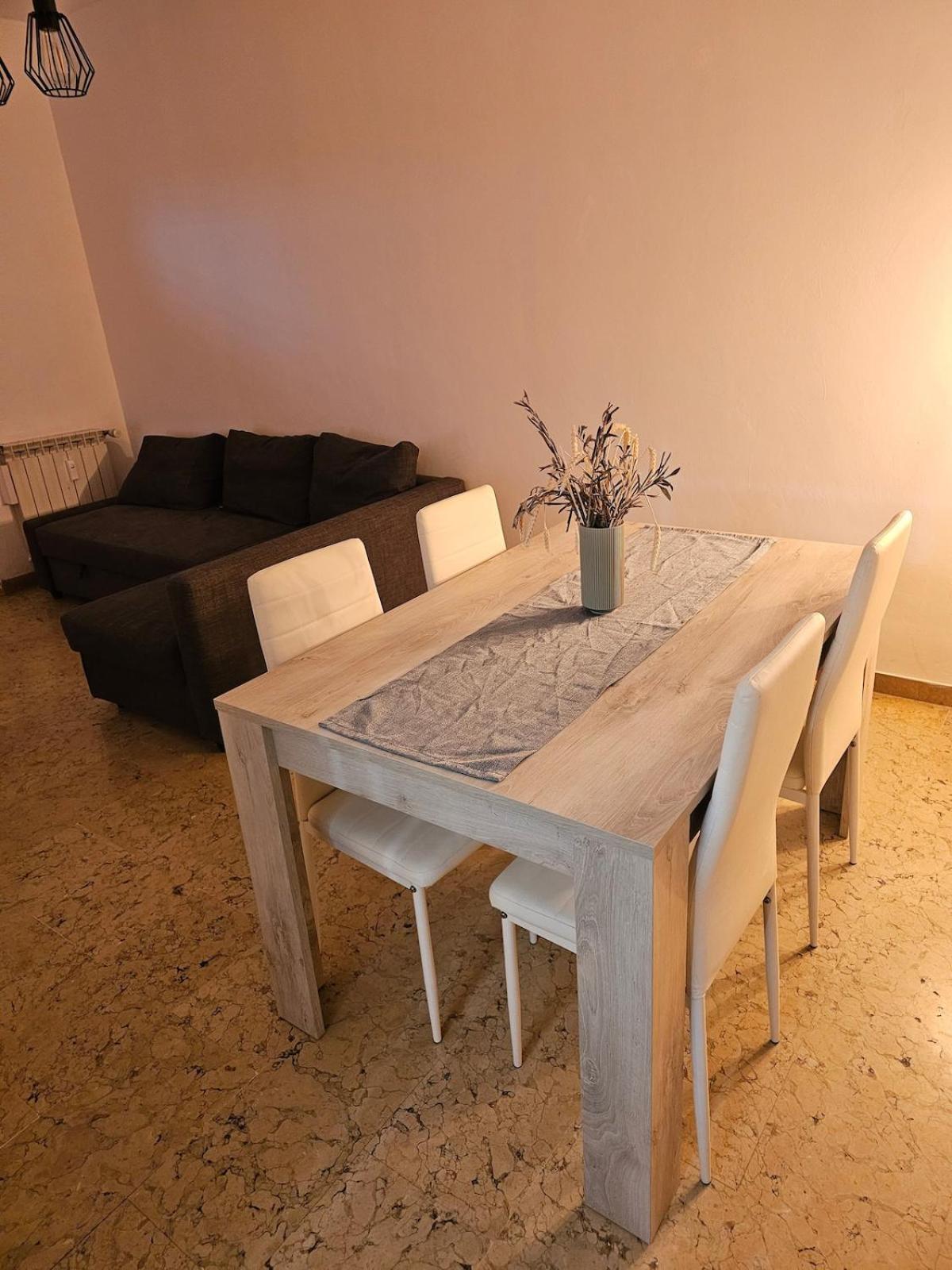 25 Apartment *