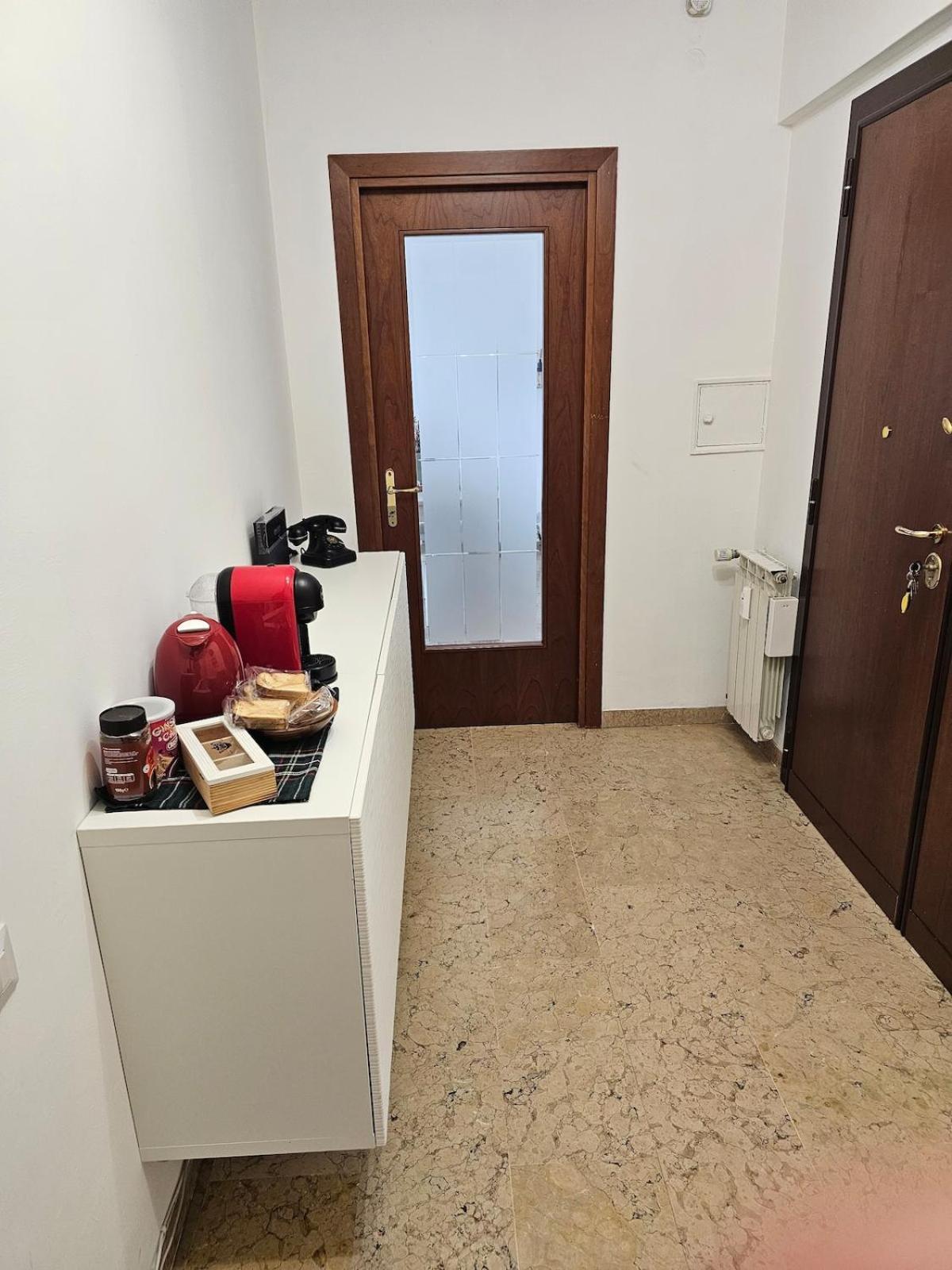 Apartment 25 Rom