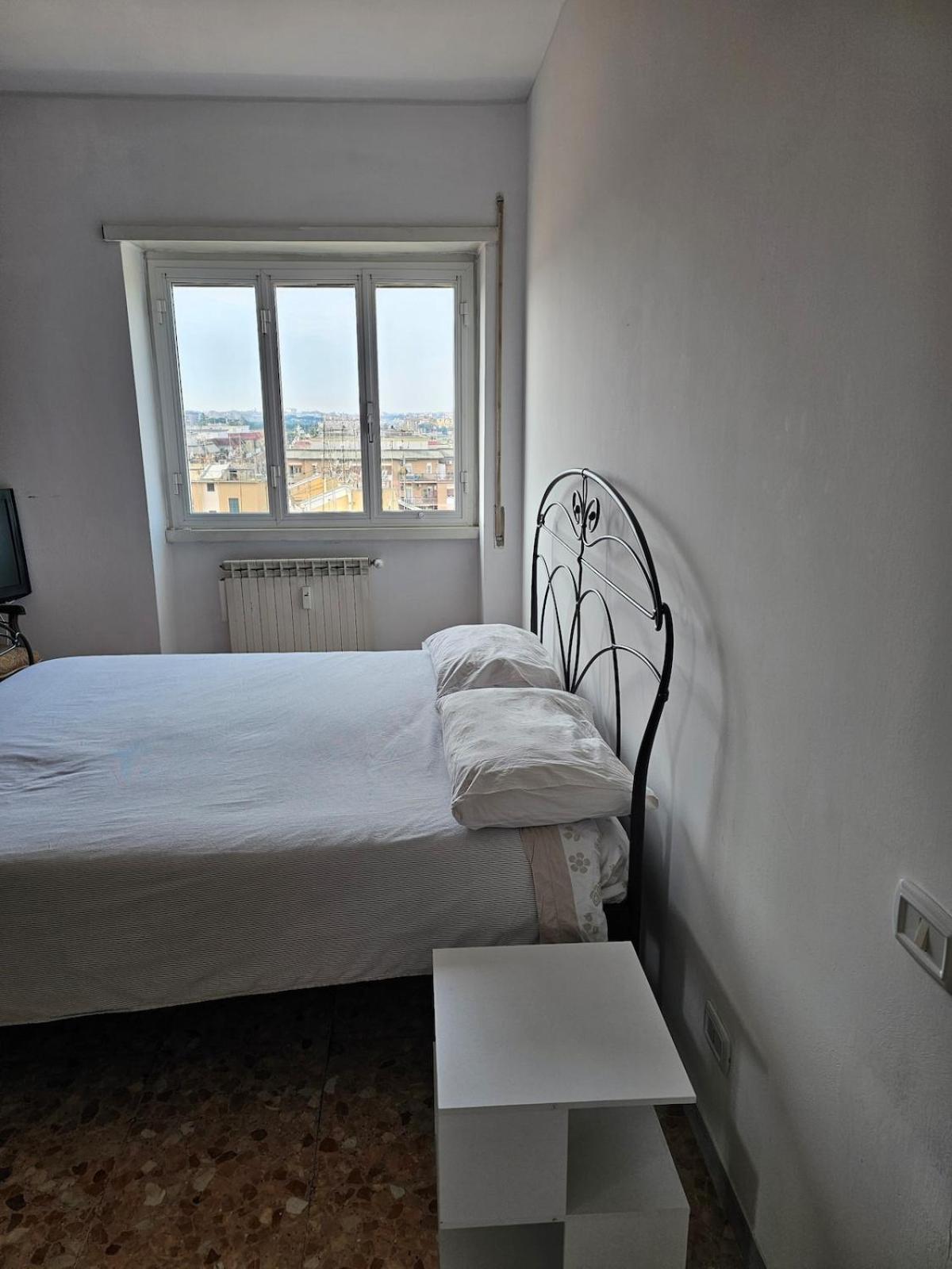 Apartment 25 Rom