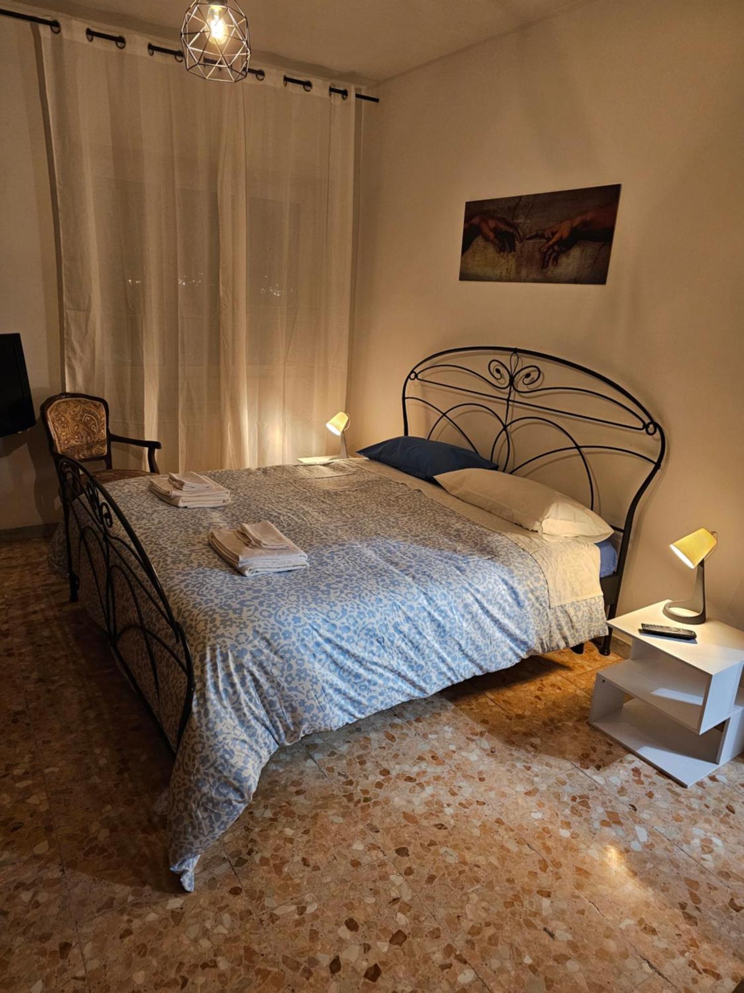 Apartment 25